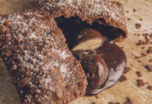 Pastéis de chocolate com sabor de Natal